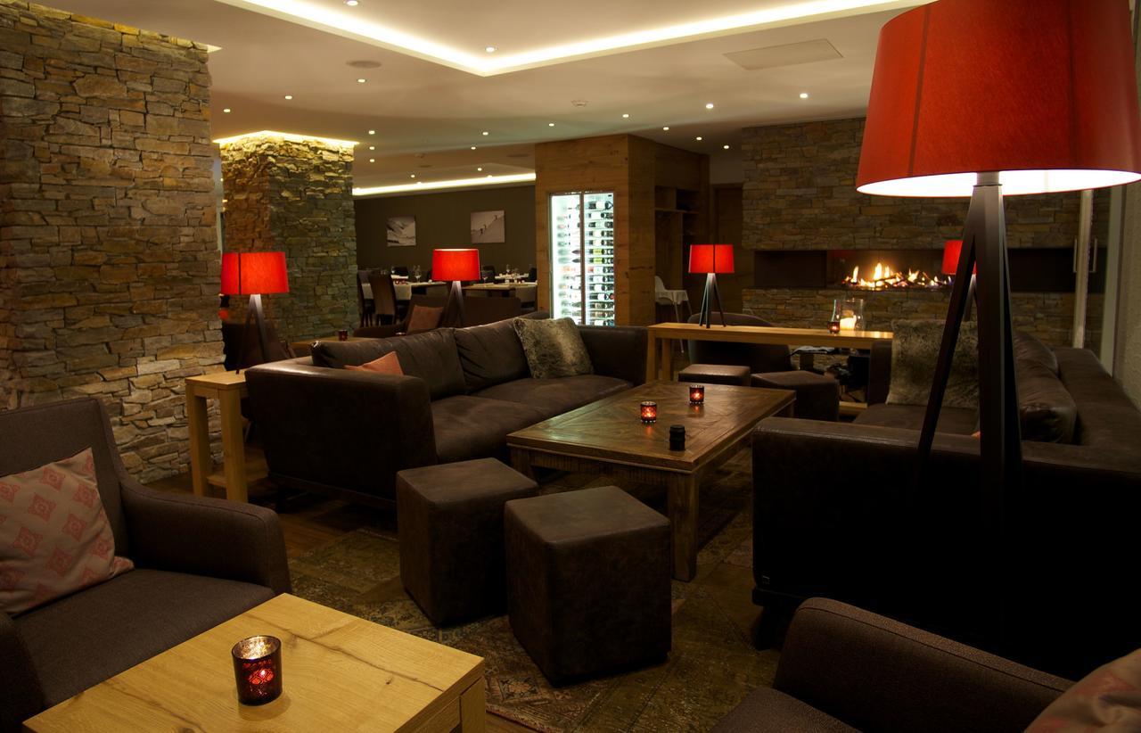 Hotel Crown Andermatt Bagian luar foto