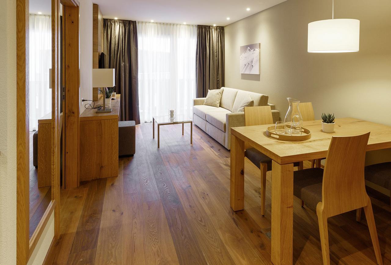 Hotel Crown Andermatt Bagian luar foto